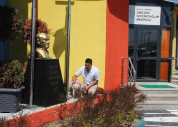 Anaokulunda  bulunan köpeği öğretmenler sahiplendi