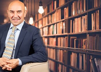 İzmir’de örnek dayanışma: Askıda Kitap kampanyası!