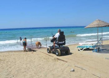 Kuşadası’nda erişilebilir halk plajı sayısı artıyor
