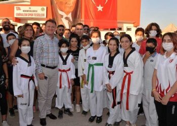 Menemen’de 16 ayda 15’nci tesis: Emiralem Spor Tesisleri açıldı