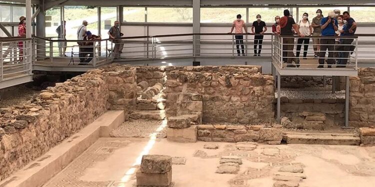 ‘Karadeniz’in Zeugması’ Hadrianaupolis Antik Kenti’ne ziyaretçi akını