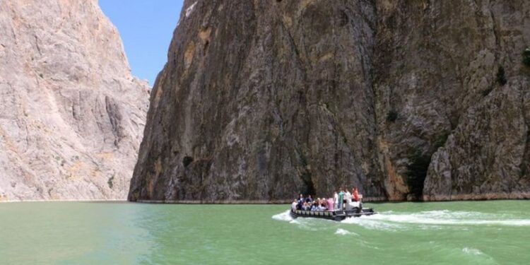 Dünyanın ikinci büyük kanyonu!