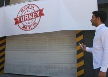 70 bin TL hibe desteği aldı, otomatik afiş asma sistemi geliştirdi