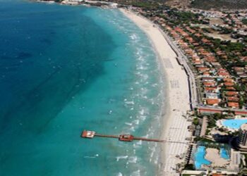 Çeşme Ilıca Plajı’na ‘Mavi Bayrak’ ve ‘Turuncu Çember’ sertifikası