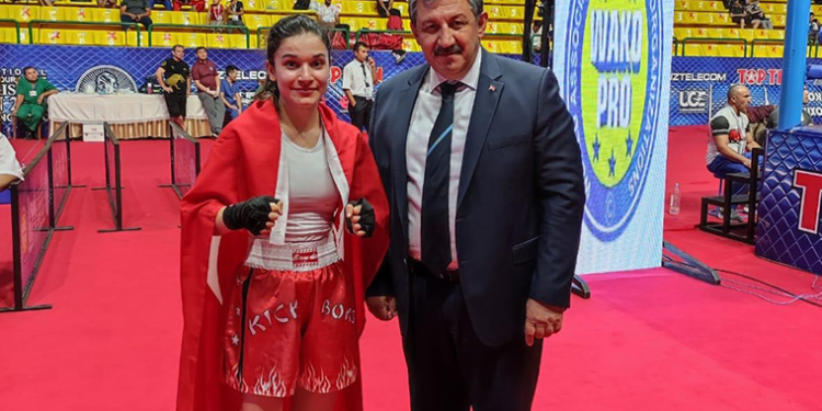 Erivan Barut, Uluslararası Kick Boks Şampiyonası’nda birinci oldu