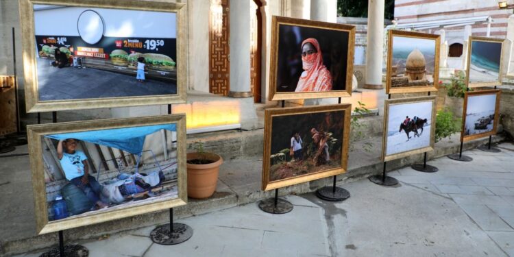 Bir Dünya Anadolu sergisi açıldı