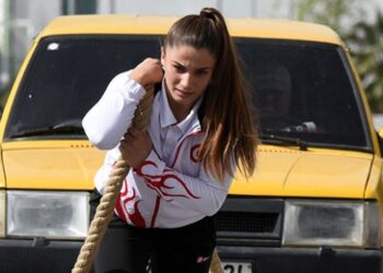 Hevesle başladığı güreşte Türkiye şampiyonu oldu