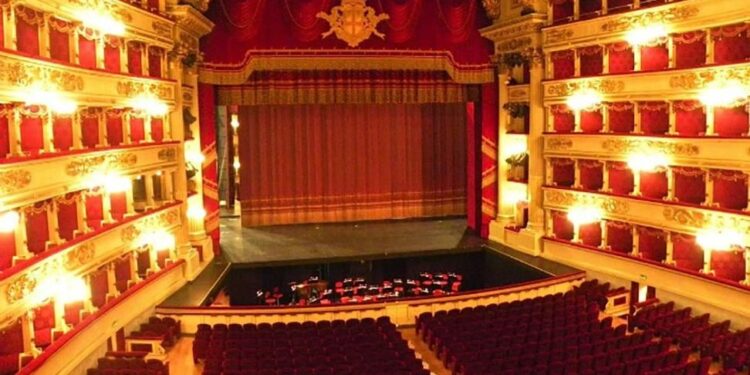 Dünyaca ünlü La Scala Operası açıldı