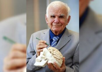 ‘Yüzyılın cerrahı’ Prof. Dr. Gazi Yaşargil 95’inci yaşını 10 bin cerrahla kutladı