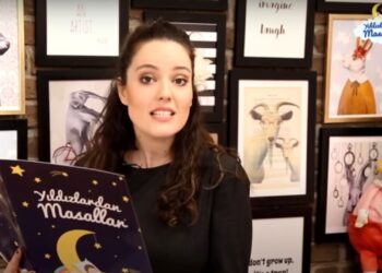 Pelin Akil Mutlu Prens masalını okuyor