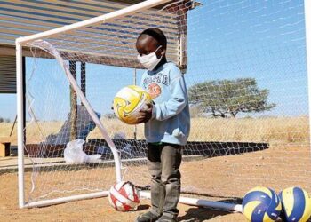 İlk kez bir topu oldu