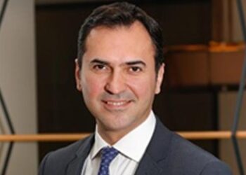 Gelecek Fakültesi ilk mezunlarını verdi