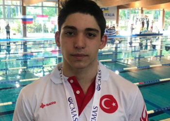 Paletli yüzmede Kaan Kahraman, dünya şampiyonu oldu