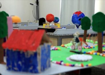 Görme engelli öğrenciler, fen derslerini dokunarak öğrenecek