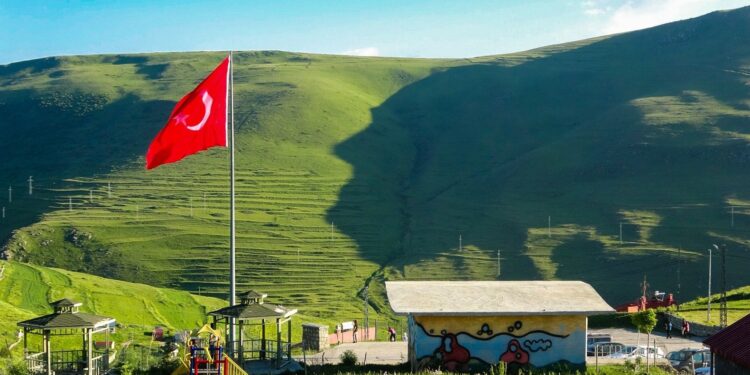 Atatürk’ün Ardahan’da yansıyan silueti görülmeye başlandı