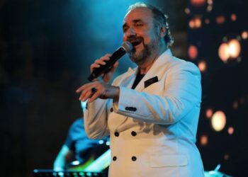 Türk Pavarotti Hakan Aysev Mersin’de