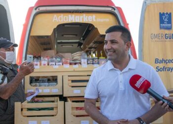 Kuşadası Belediyesi’nın yaşama geçirdiği Adabahçe projesine ilgi büyük