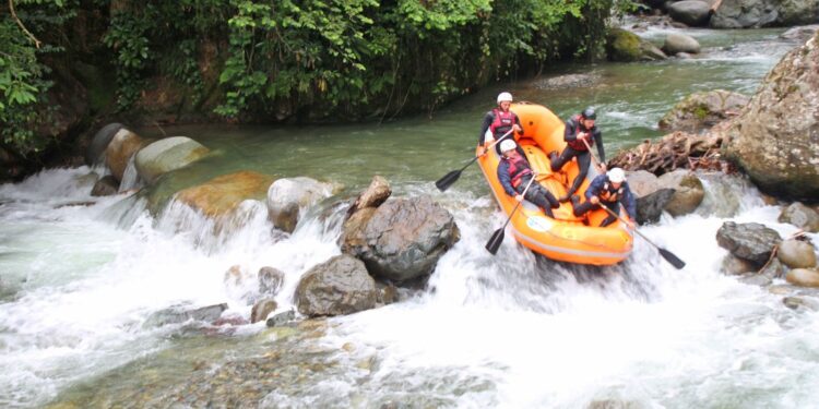 Türkiye’de yeni bir rafting parkuru açıldı: Rize Tunca Vadisi