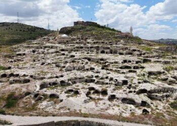 Dünyanın en büyük yamaç yerleşim alanı turizme açılıyor