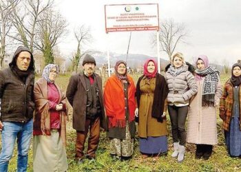 Kadın çiftçiler ve yapay zekâ yardımıyla kişiye özel kozmetik üretiyor, yapay zekâyla güzelleştiriyor