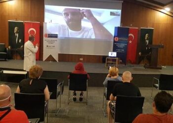 Vedat Muriqi, Kosovalı hastalara moral verdi