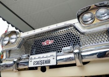 Türk otomotivinin ilk göz ağrısı ‘Devrim’e ziyaretçi akını