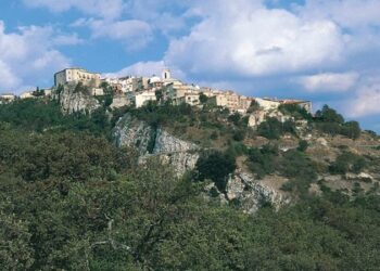 İtalya’da bir köy ‘ücretsiz tatil kampanyası’ başlattı