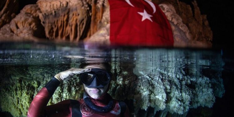 Şahika Ercümen, Sudaki Yaşam Savunucusu seçildi!