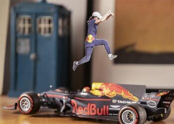 Hazal Nehir, kendi evinde parkur yaptı