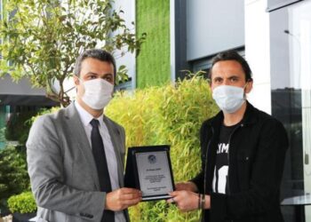 Tuncay Şanlı’ya teşekkür plaketi