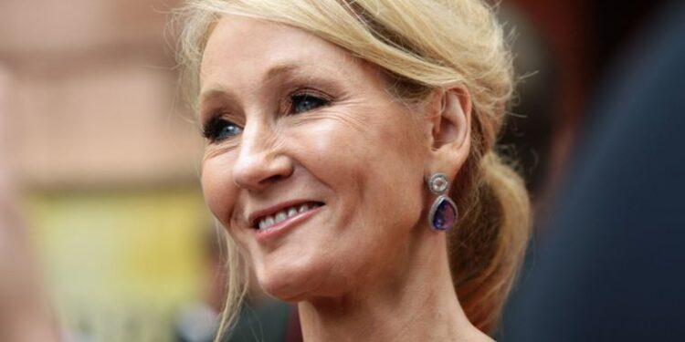 Harry Potter’ın yazarı Rowling yeni çocuk kitabını internetten ücretsiz yayımlayacak