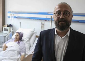 Türk cerrahlar 3 santimetrelik kesiyle kalp ameliyatı yapıyor