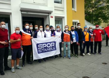 Master yüzücülerden lösemi hastaları için kan bağışı