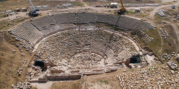 Laodikya Antik Kenti ziyaretçilerine hazırlanıyor