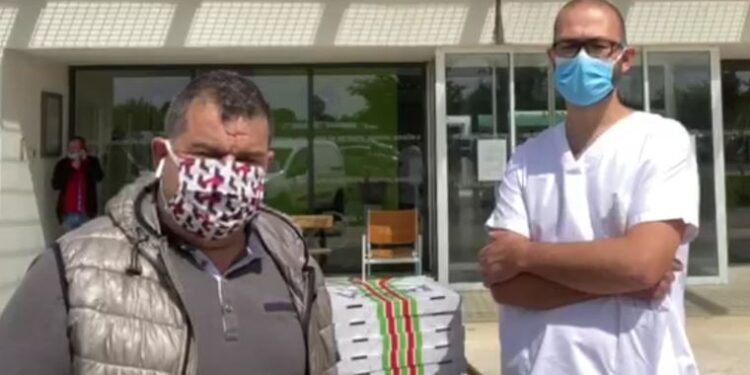 Fransa’da yaşayan Türk’ten bakımevine yardım