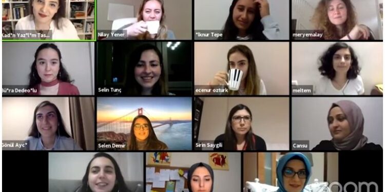 Beyaz Yakalı Kadınlar bir araya geliyor: Kadın Yazılım Tasarım Kolektifi