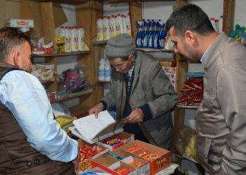 Şırnaklı iş adamları veresiye defterindeki 14 bin liralık borcu ödedi