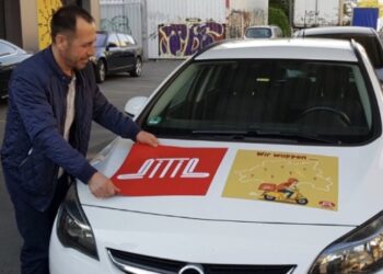Almanya’da gönüllülerden evlere iftar servisi