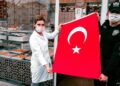 İstanbul’da 23 Nisan için 100 bin bayrak dağıtıldı
