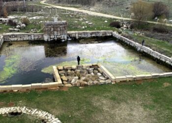 3200 yıllık su anıtını definecilerden gönüllü çiftçi koruyor
