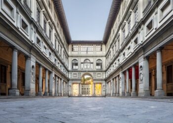 Floransa’daki Uffizi Galerisi evinizde