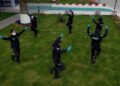 Zeybek oynayan polis ekipleri vatandaşlara moral verdi