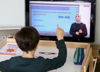 Uzaktan eğitimde canlı sınıf uygulaması başlıyor