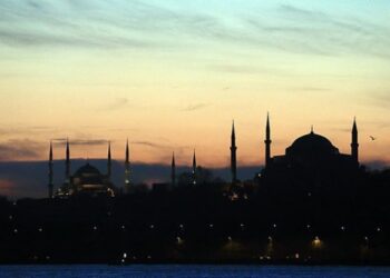 Camilerdeki ses sorunu cep telefonundan çözülebilecek