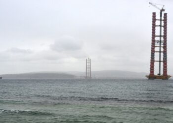 Simgelerin köprüsü metre metre yükseliyor
