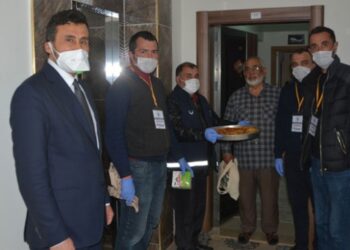 Yaşlı vatandaştan zabıtaya börek sürprizi