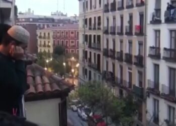 Granada sokaklarında 500 yıl sonra ezan sesi yankılandı
