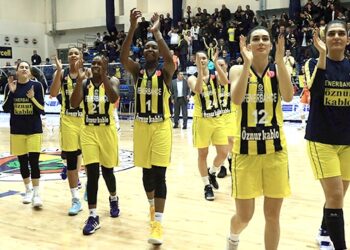 Fenerbahçe Öznur Kablo Fransa’da kazandı