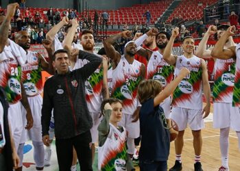 Pınar Karşıyaka yarı finalde