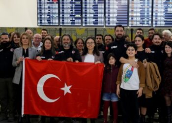 4. Ulusal Antarktika Bilim Seferi heyeti yurda döndü